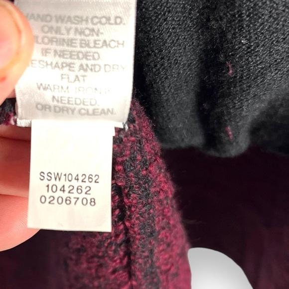 Textured Floral Sweater Cardigan - Picture 8 of 11